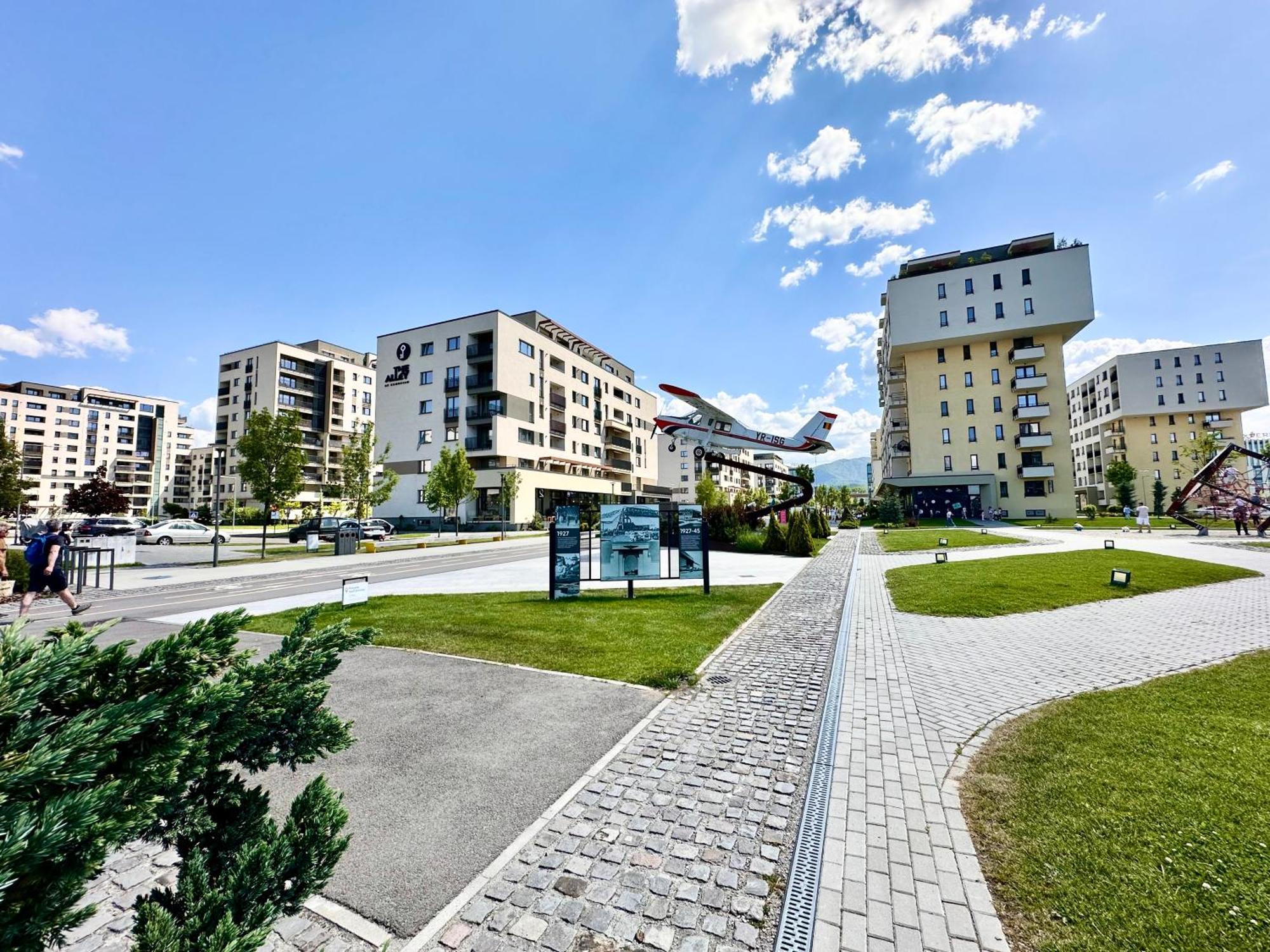 Kasper Coresi Mall - Rise Private Apartments & Suites Брашов Экстерьер фото