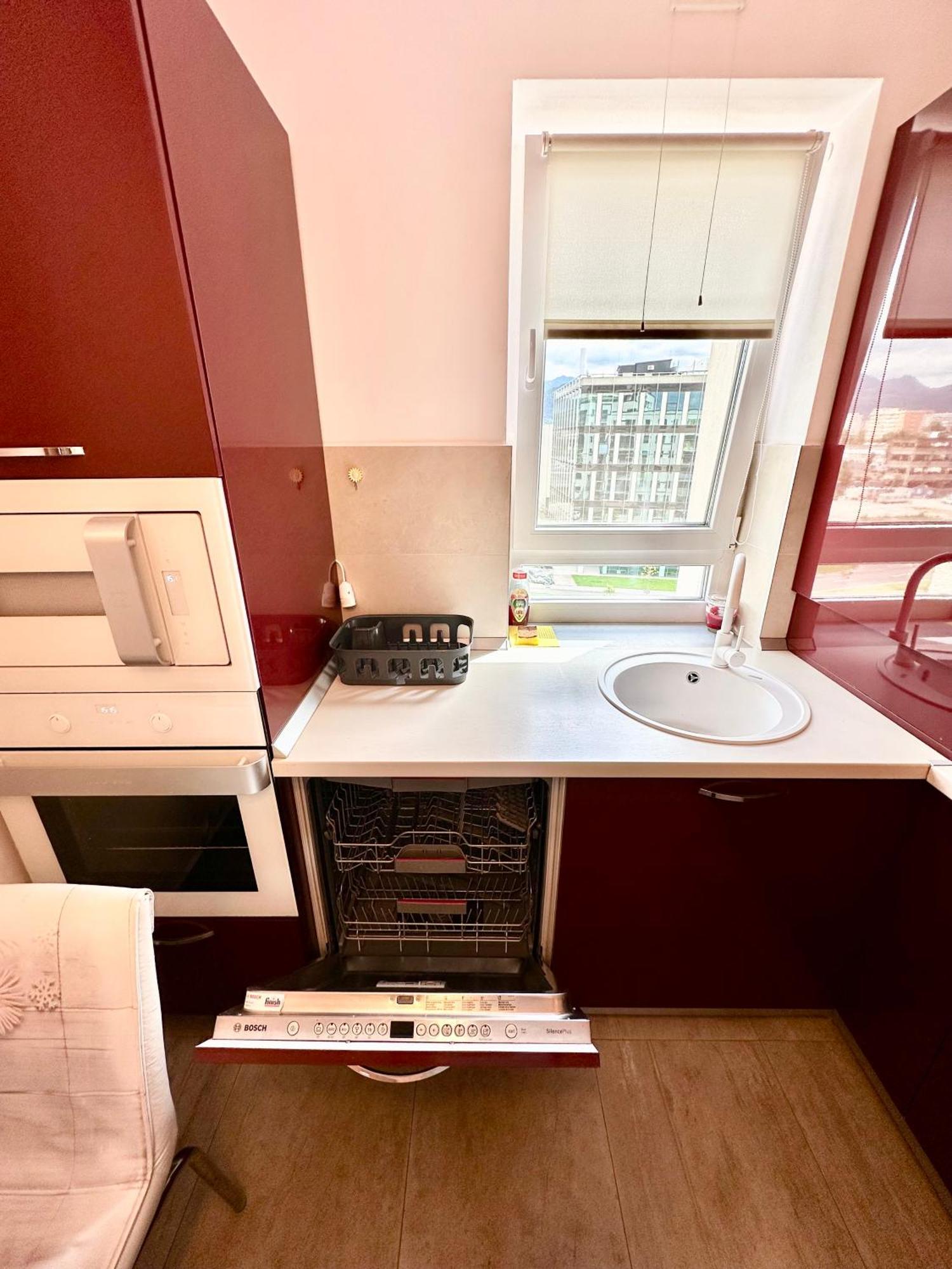 Kasper Coresi Mall - Rise Private Apartments & Suites Брашов Экстерьер фото