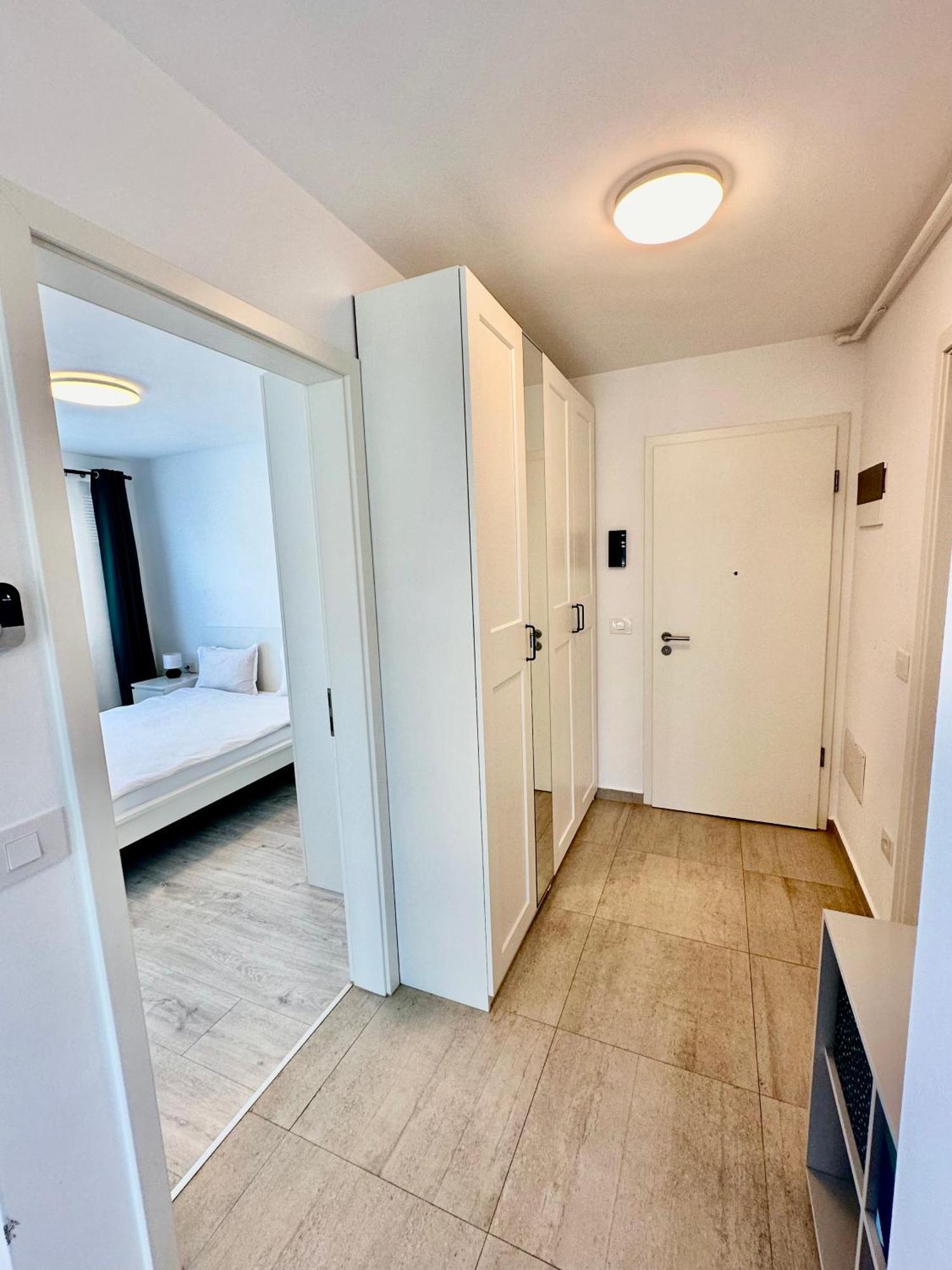 Kasper Coresi Mall - Rise Private Apartments & Suites Брашов Экстерьер фото